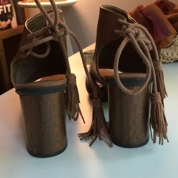 Shoes by Kenneth Cole Reacción. - Picture 4 of 8